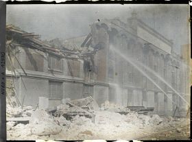 Image représentant France, Dunkerque, Bombardement des 2 - 3 - Septe - Entrepôt de laines