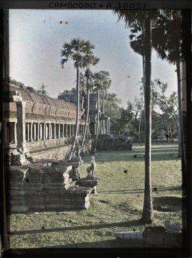 Image représentant Segment de la galerie pourtournante rectangulaire formant la base du temple-montagne