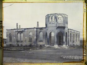 Image représentant Le club "Union et Progrès" incendié (comité animé par les "jeunes Turcs")