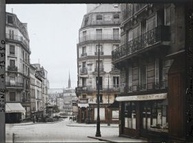 Image représentant Le croisement de la rue des Ecoles et de la rue de la Montagne-Ste-Geneviève