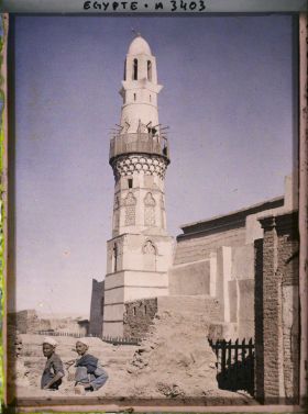 Image représentant Minaret de la mosquée Abou el-Haggag adossée au pylône d'entrée du temple polythéiste