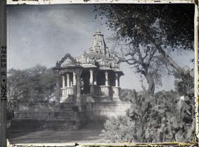 Image représentant Petit temple shivaïte de la nécropole des maharanas du Mewar