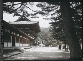 Image représentant Temple Tôdai-ji : la Porte intérieure (chûmon) et l'enceinte (kairô)