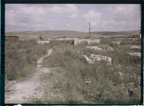 Image représentant France, Bras, Les ruines du Village, vue prise vers l'Est