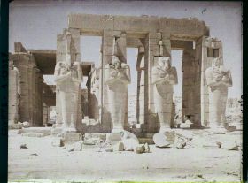 Image représentant Vue sur la deuxième cour du Ramesseum
