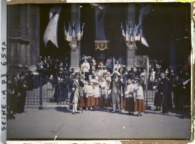 Image représentant Célébration de la fête Jeanne d'Arc à l'église Saint-Augustin par monseigneur Dubois, archevêque de Paris