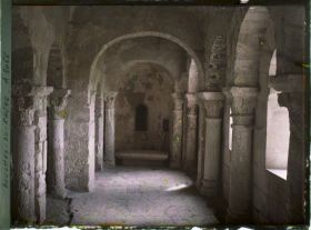 Image représentant La chapelle de l'ermitage Saint-Pierre dans l'abbaye de Montmajour