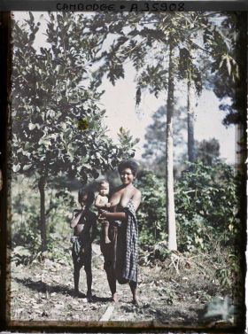 Image représentant Une paysanne et ses enfants