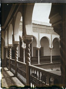 Image représentant La galerie du premier étage de l'archevêché (ancien Dar Aziza)