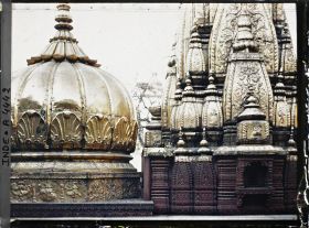 Image représentant Temple de Vishvanatha (" Shiva Seigneur de l'Univers "), édifié en 1776 par la maharani Ahalya Bai d'Indore