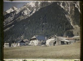 Image représentant Pècles, Vallée de Chamonix, Village des Pècles, types de Maisons