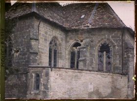 Image représentant France, Laimont, Un Coin de l'abside : Vitraux démolis par le 75.