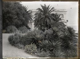 Image représentant Le Jardin, vers la gde Villa