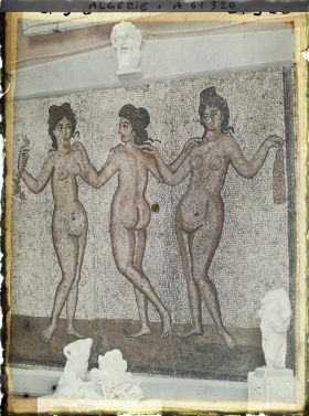Image représentant Le musée, mosaïque représentant les Trois Grâces