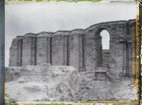 Image représentant Façade nord du temple E-Dublal-Mah (portes en ogives des XV, XIVe siècles avant J.-C. ou premier millénaire avant J.-C.)