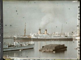 Image représentant Un paquebot dans le port