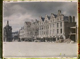 Image représentant France, Arras, Petite Place, maisons reconstruites dans leur Style