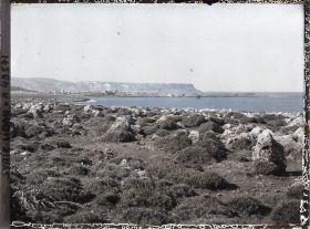 Image représentant Un village côtier (Enfé ou Chekka)