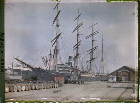 Image représentant Le Pola, quatre-mâts, au quai des Départs