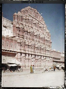 Image représentant La façade écran du palais des Vents (Hawa Mahal).