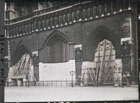 Image représentant Portails de Notre-Dame de Paris protégée contre les bombardements