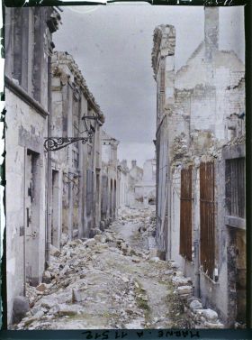 Image représentant La rue de la Grue en ruine