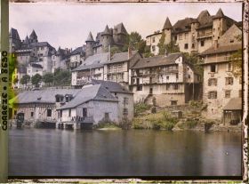 Image représentant Vue de la ville et des bords de la Vézère, avec les tanneries au premier plan