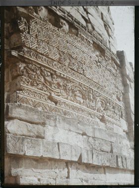 Image représentant Bas-reliefs du stupa Dharmekha