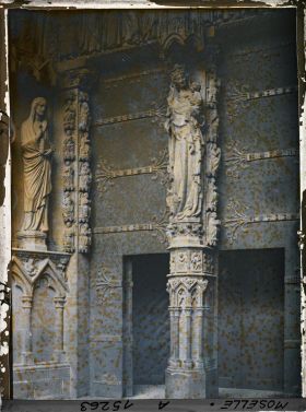 Image représentant Détail du portail de la Vierge de la cathédrale Saint-Etienne