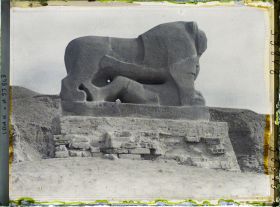Image représentant Le lion dévorant un homme terrassé
