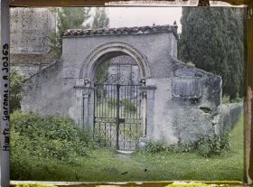 Image représentant France, St-Bertrand-de-Comminges, Porte Romane du Cimetière