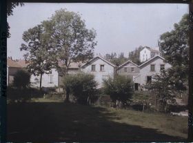 Image représentant France, Glorieux, Une partie du Village reconstruit et l'Eglise