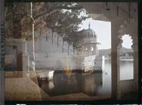 Image représentant Au bord du lac Pichola