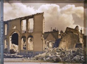 Image représentant Ruines en contre-jour, rue Eugène Desteuque