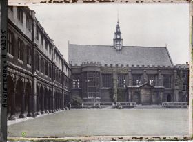Image représentant La deuxième cour du Trinity College