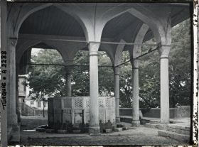 Image représentant Bassin d'ablutions de la Grande Mosquée d'Usküdar ou Mihrimal Camii ?
