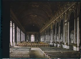 Image représentant France, Versailles, La Galerie des Glaces : au Palais de Versailles, le lendemain de la Signature de la Paix 30 juin 1919
