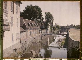 Image représentant Les bains du pont rouge sur les bords de la Jordanne et la promenade du Gravier