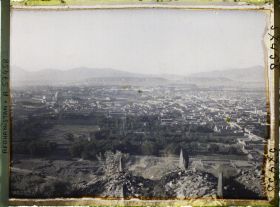Image représentant Panorama sur la ville. A gauche, le tombeau de Timur Shah