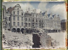 Image représentant France, Arras, Vieilles maisons reconstruites dans leur Style (Petite Place)
