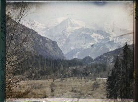 Image représentant France Les Alpes, Vallée de Chamonix ; L'Aige du Midi, le Dôme et l'Aige du Goûter, les Rognes, l'Aige de Biomassay, le Col de Voza et le Glacier de Miage