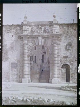 Image représentant Porte d'entrée du théâtre Olympique