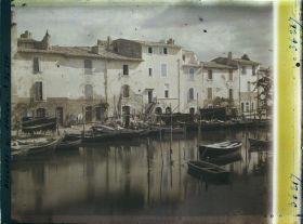 Image représentant Des tartanes dans le quartier des pêcheurs, quai Brescon