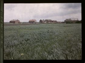 Image représentant France, Givenchy, Construction du nouveau village et Champ de blé