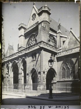 Image représentant Le porche d'entrée de l'église Saint-Germain-l'Auxerrois