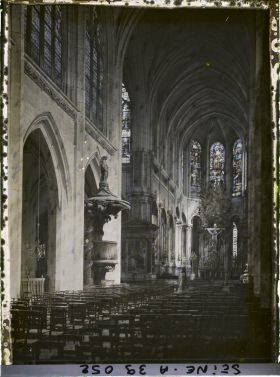 Image représentant La nef de l'église Saint-Merri