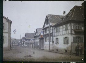 Image représentant France Alsace, Strasbourg, Geispolsheim : la rue paroisée près de l'Eglise