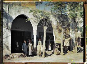 Image représentant Une boutique sous arcade