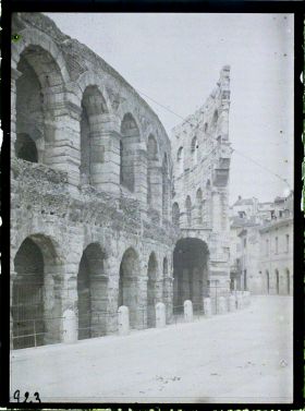 Image représentant Arènes