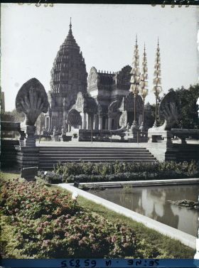 Image représentant L'Exposition Coloniale Internationale de 1931, le pavillon de gauche du temple d'Angkor Vat